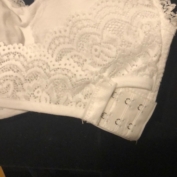 Cross-Front Wireless Bra Set-of-THREE - Picture 4 of 8